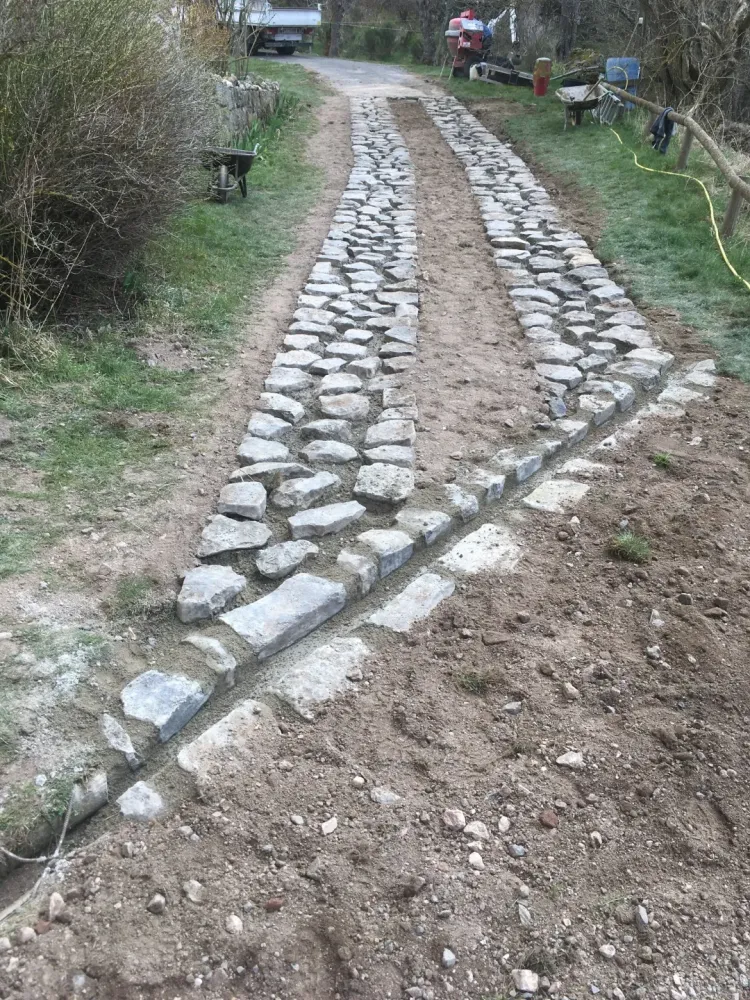 Création d'ouverture à  Saint-Flour-de-Mercoire