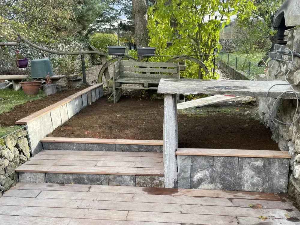 Aménagement d'espace vert à  Saint-Flour-de-Mercoire