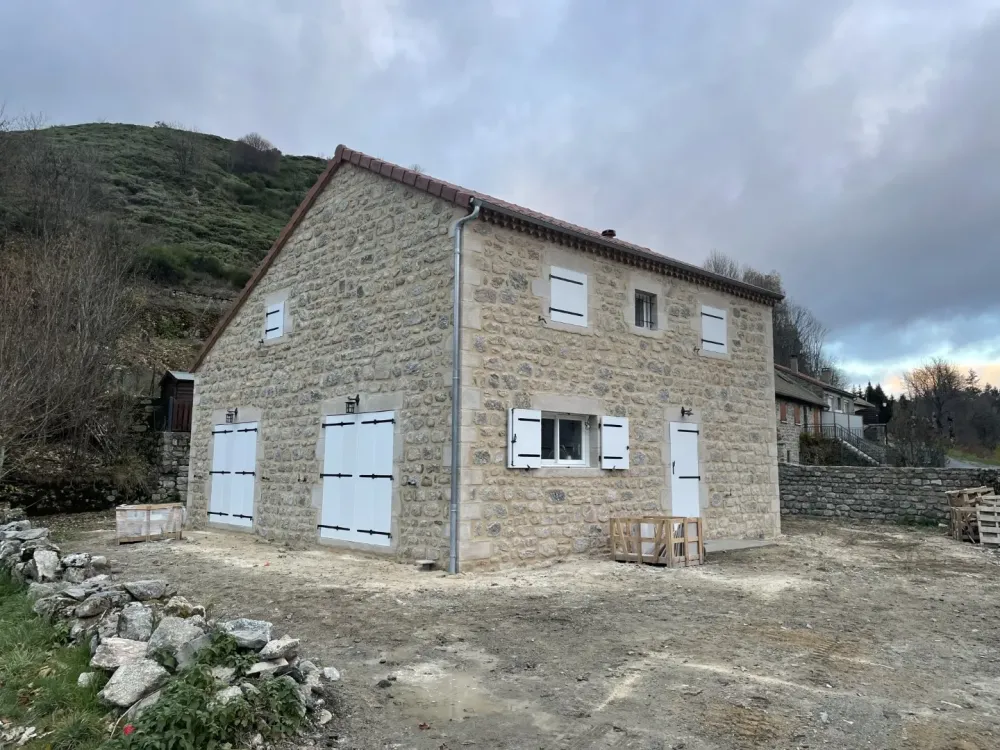 Rénovation à  Saint-Flour-de-Mercoire
