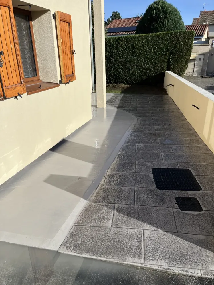 Réalisation de béton imprimé à  Saint-Flour-de-Mercoire